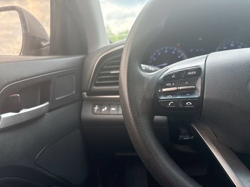 Used 2020 Hyundai Elantra SEL w/ Cargo Package (C1) FWD image 16