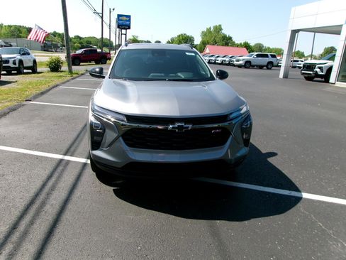 New 2026 Chevrolet Trax RS w/ Sunroof Package FWD image 8