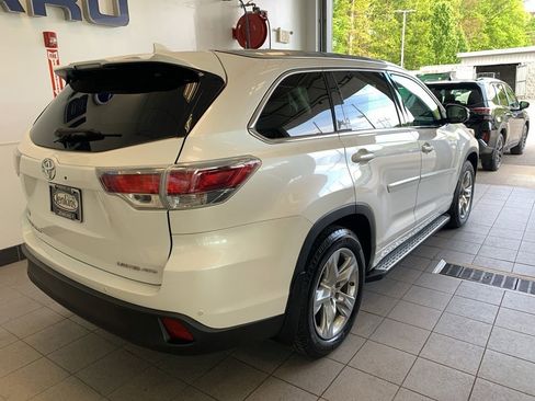 Used 2014 Toyota Highlander Limited AWD/4WD image 18