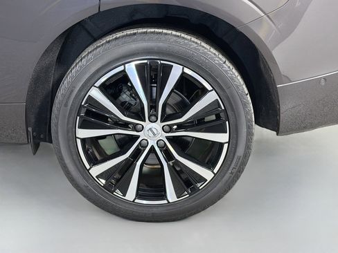 Certified 2023 Volvo XC60 B5 Plus FWD image 30