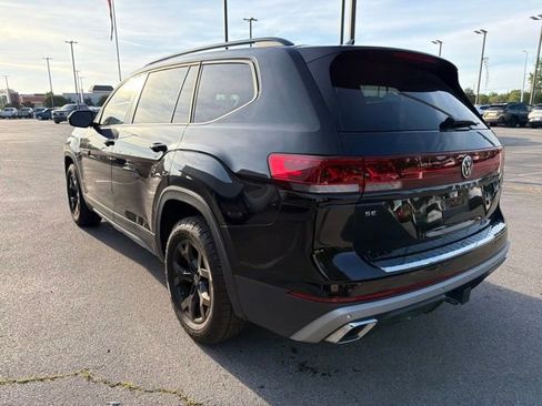 Used 2025 Volkswagen Atlas Peak Edition SE AWD/4WD image 6