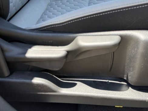 Used 2021 Chevrolet Equinox LT FWD image 27
