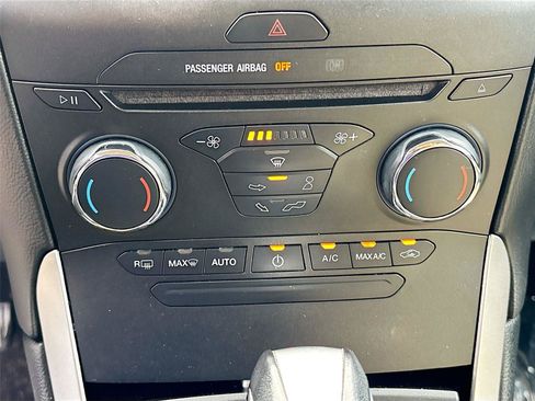 Used 2017 Ford Edge SEL FWD image 15