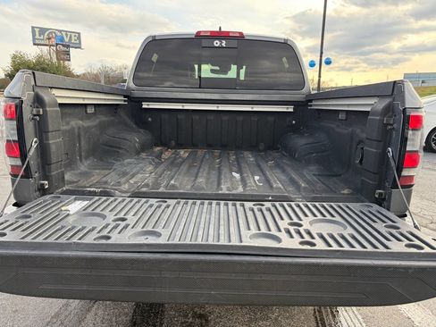 Used 2023 Nissan Frontier SV w/ SV Premium Package image 8