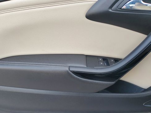 Used 2019 Buick Cascada Premium image 32