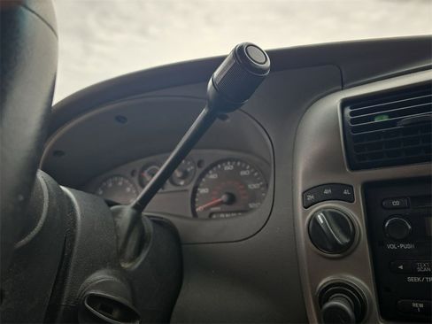 Used 2010 Ford Ranger XLT image 16