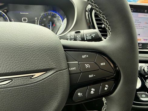 New 2027 Chrysler Pacifica Limited w/ S Appearance Package AWD/4WD image 19
