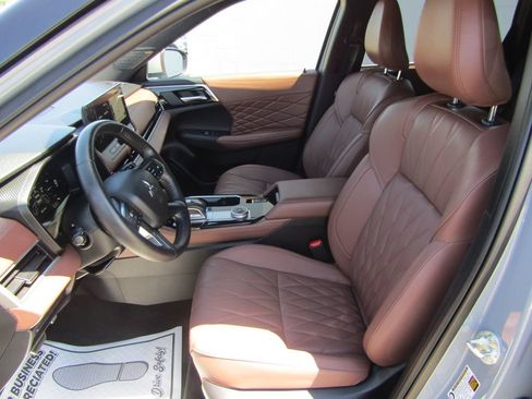 Used 2025 Mitsubishi Outlander SEL AWD/4WD image 5