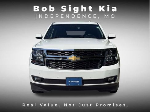 Used 2018 Chevrolet Suburban LT w/ Luxury Package AWD/4WD image 25