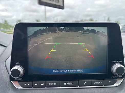 Used 2022 Nissan Sentra SR FWD image 18