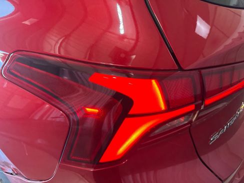 Used 2022 Hyundai Santa Fe Limited FWD image 12