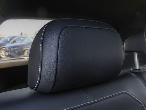 Certified 2024 Volkswagen Tiguan SE R-Line image 33