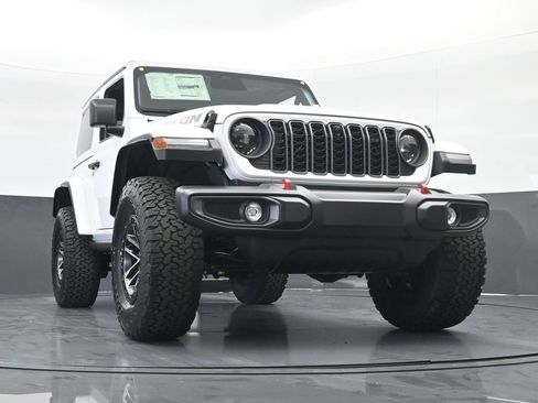 New 2025 Jeep Wrangler Rubicon w/ Xtreme 35 Tire Package image 54