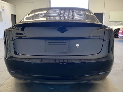 Used 2022 Tesla Model 3 Performance image 3
