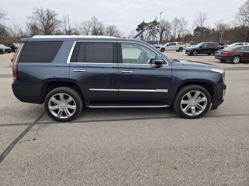 Used 2020 Cadillac Escalade Luxury image 7