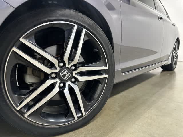 Used 2017 Honda Accord Touring image 28