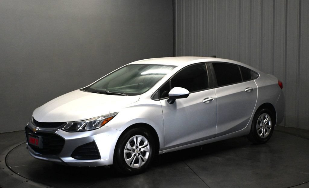 Used 2019 Chevrolet Cruze LS FWD image 1