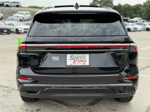 Used 2024 Lincoln Nautilus Black Label w/ Jet Appearance Package (87T) image 6