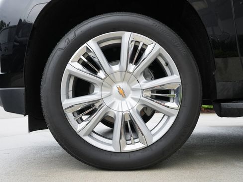Used 2023 Chevrolet Tahoe LT w/ Luxury Package RWD image 15