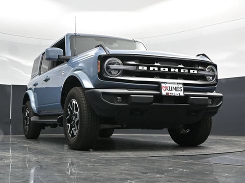 Used 2025 Ford Bronco Outer Banks AWD/4WD image 46