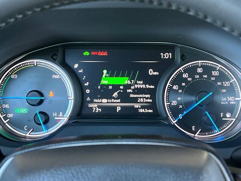 Certified 2024 Toyota Venza LE image 31