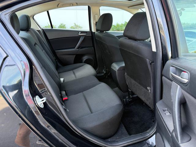 Used 2012 MAZDA MAZDA3 i Touring FWD image 19
