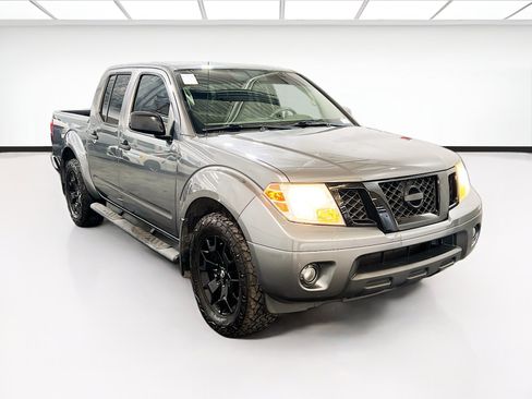 Used 2021 Nissan Frontier SV w/ Midnight Edition Floor Mats RWD image 3