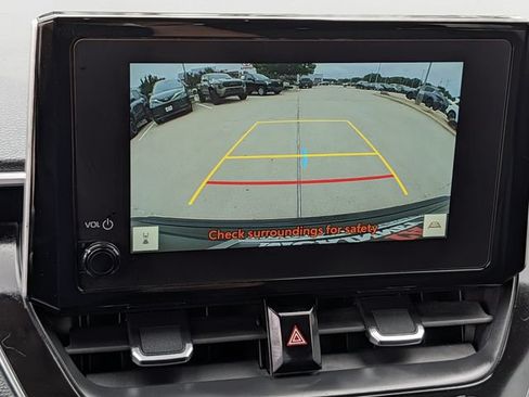 Used 2025 Toyota Corolla Cross XLE w/ Convenience Package FWD image 17