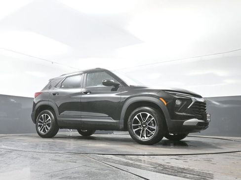 Used 2025 Chevrolet TrailBlazer LT w/ Driver Confidence Package image 53