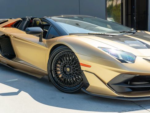 Used 2020 Lamborghini Aventador SVJ AWD/4WD image 34