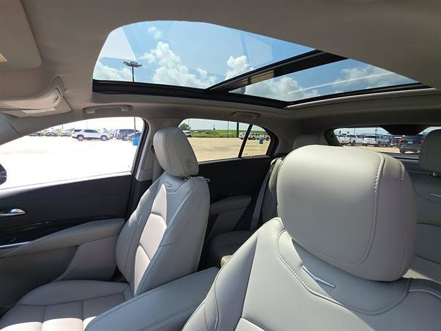 Used 2023 Cadillac XT4 Premium Luxury w/ Technology Package FWD image 10
