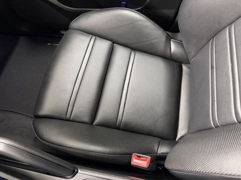 Certified 2023 Porsche Cayenne Platinum Edition image 57