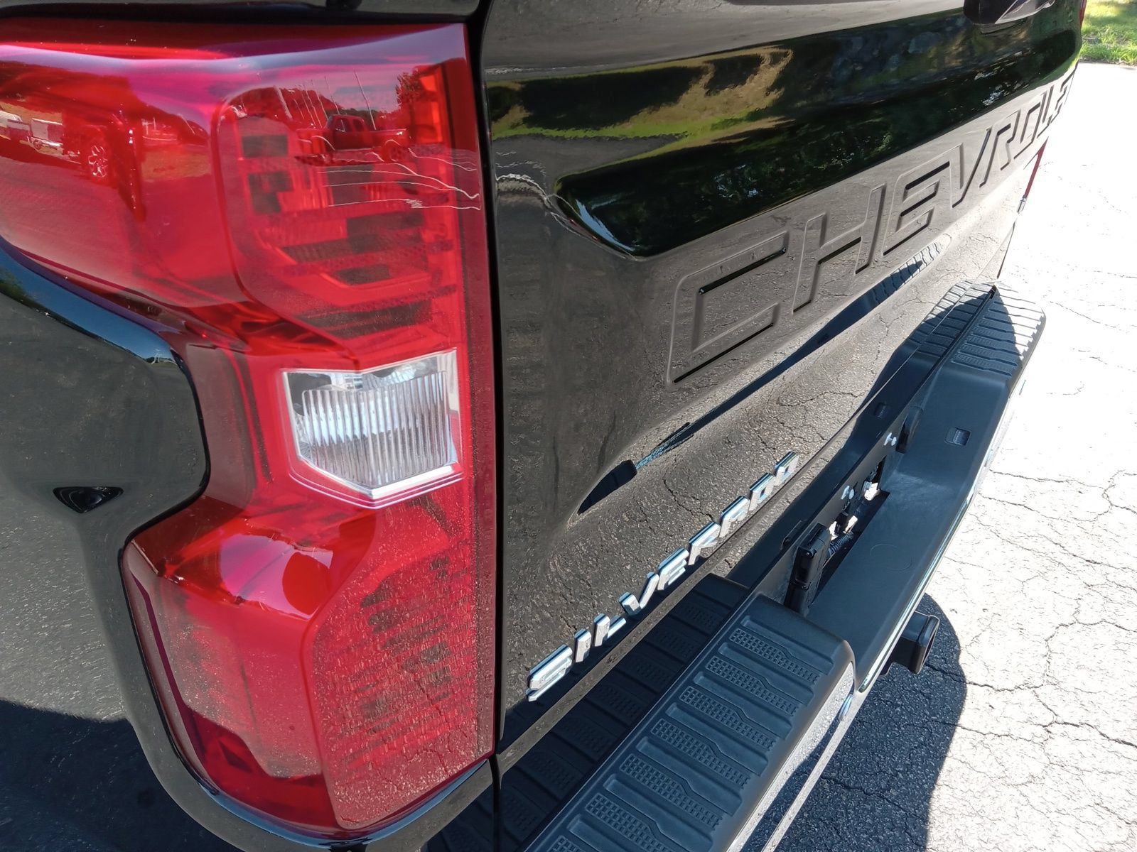 Used 2026 Chevrolet Silverado 1500 LT AWD/4WD image 8