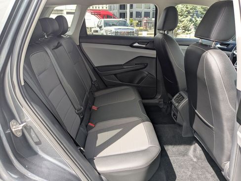 Used 2022 Volkswagen Taos SE FWD image 27