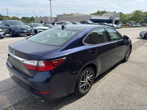 Used 2016 Lexus ES 350 w/ Premium Package w/Wood Trim FWD image 3