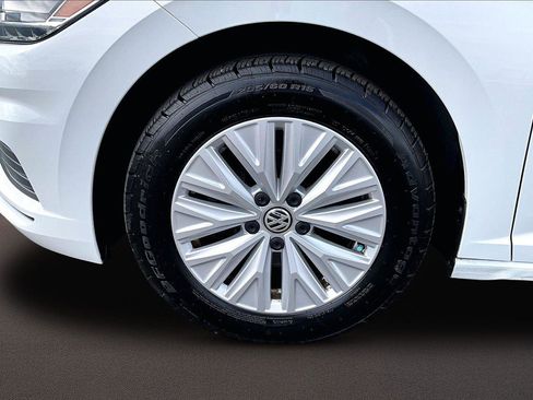 Used 2019 Volkswagen Jetta S image 9