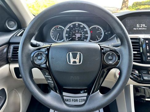 Used 2017 Honda Accord EX image 22