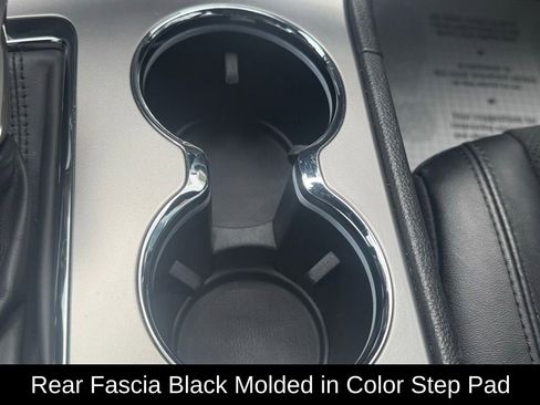 Certified 2022 Jeep Grand Cherokee Laredo X image 18