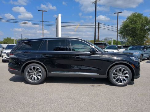 New 2025 Lincoln Aviator Premiere image 2