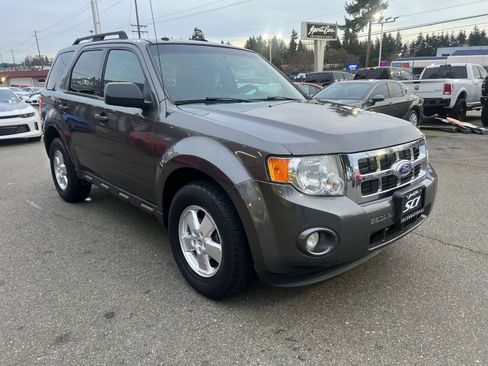 Used 2011 Ford Escape XLT image 3