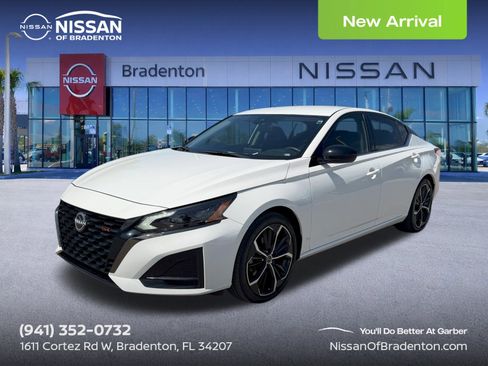 Used 2024 Nissan Altima 2.5 SR FWD image 1