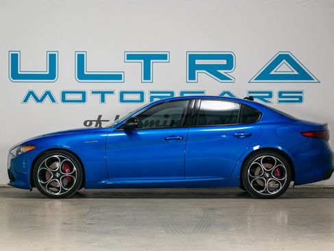 Used 2022 Alfa Romeo Giulia Veloce image 3