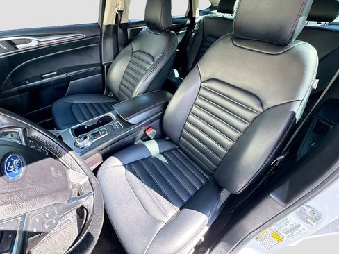 Used 2020 Ford Fusion SEL image 17