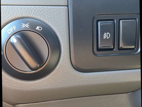 Used 2017 Nissan NV 3500 SL image 23