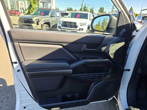 Certified 2025 Toyota 4Runner SR5 image 21