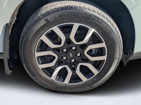 Used 2023 Ford Maverick Lariat w/ Lariat Luxury Package AWD/4WD image 11