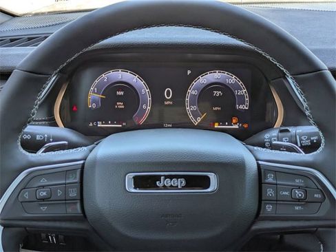 New 2025 Jeep Grand Cherokee Altitude image 27