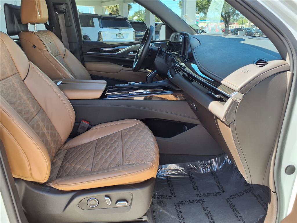 Used 2023 Cadillac Escalade ESV Premium Luxury AWD/4WD image 9