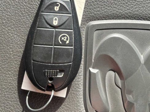 Certified 2020 RAM 1500 Classic SLT w/ Luxury Group image 35