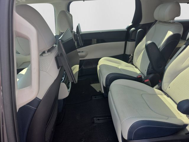 Used 2025 Kia Carnival SX Prestige FWD image 33